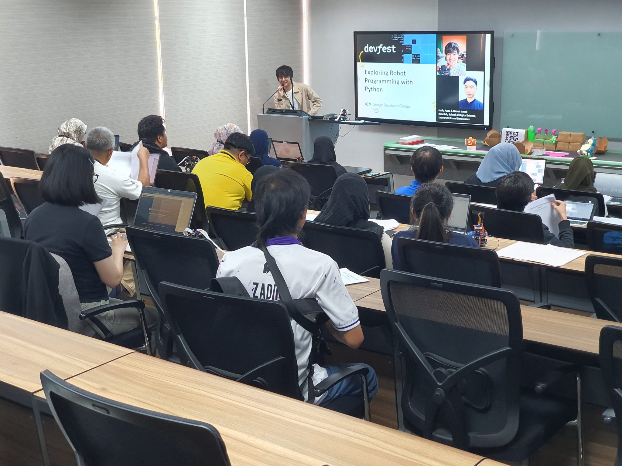 Robot programming workshop at DevFest Brunei 2023