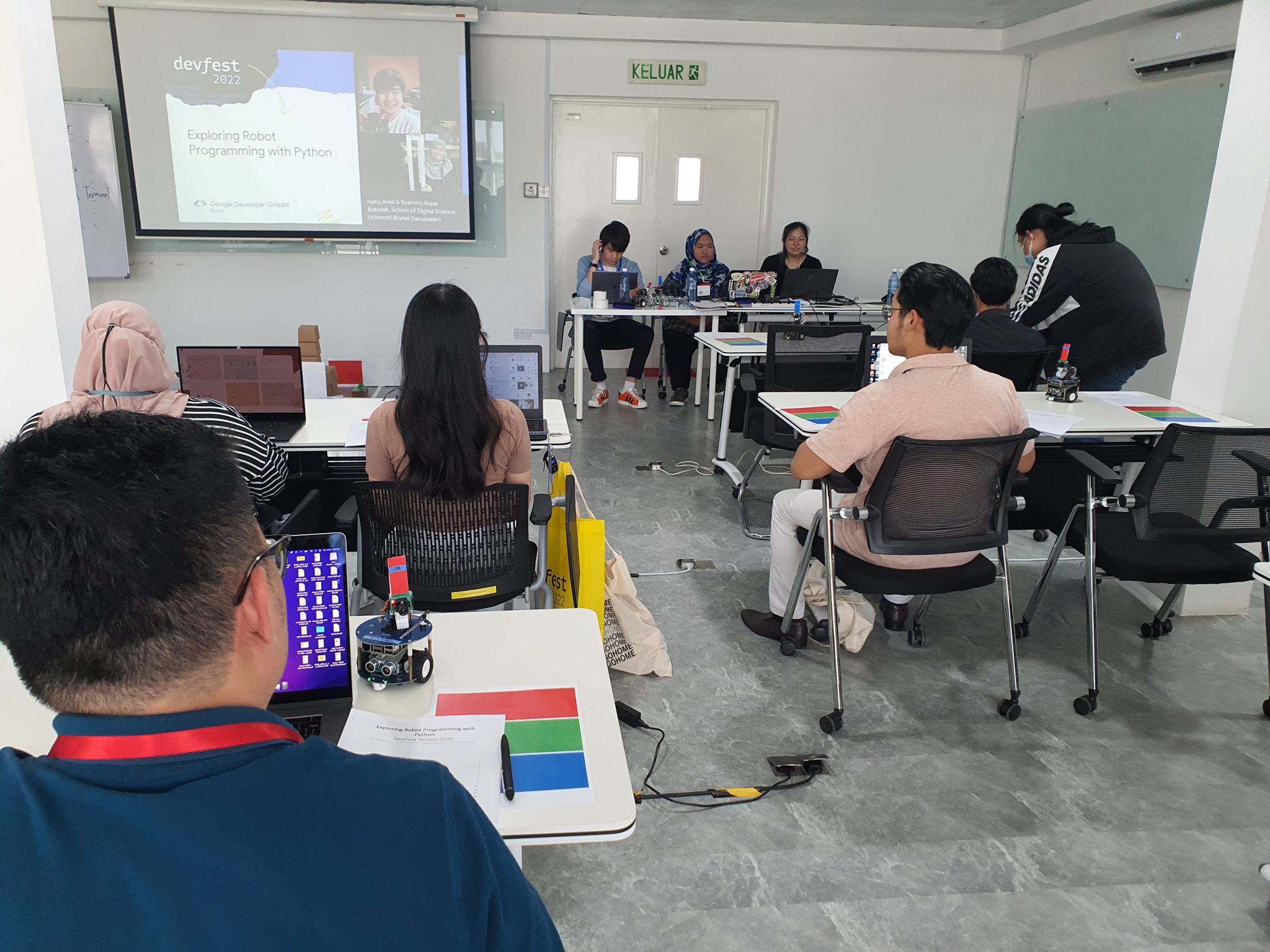 Syamimi and Hafiq's robot programming workshop went well